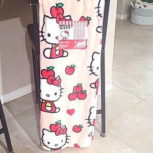 Hello kitty apples 🍎 and hearts ♥️ throw blanket